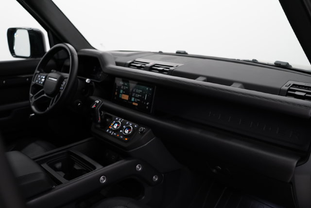 Used 2024 Land Rover Defender 110 X-Dynamic SE AWD/4WD image 65