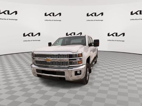 Used 2019 Chevrolet Silverado 2500 LT AWD/4WD image 4