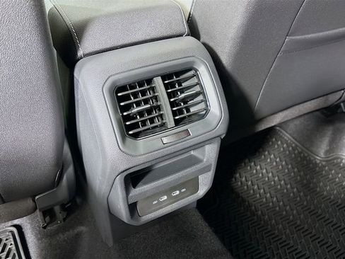 New 2026 Volkswagen Taos SE AWD/4WD image 25