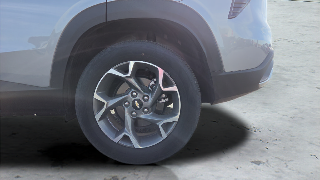 Used 2025 Chevrolet Trax LT w/ LT Convenience Package FWD image 31