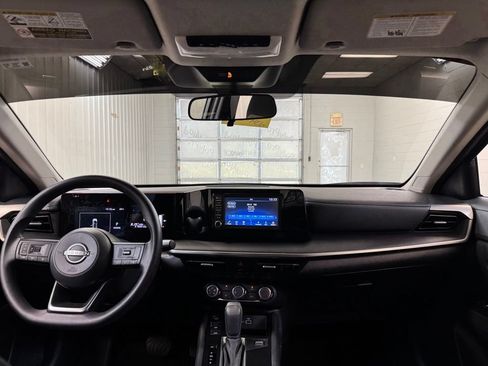 Used 2025 Nissan Kicks S AWD/4WD image 20