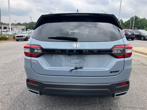 Used 2023 Honda Pilot Sport image 18