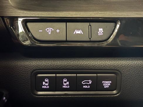 Used 2023 Kia Carnival SX FWD image 14