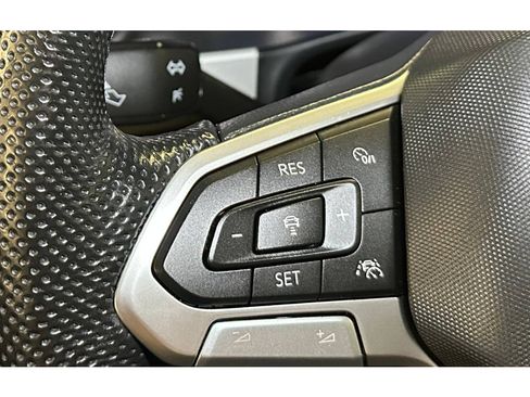 Used 2023 Volkswagen Atlas SEL R-Line AWD/4WD image 27
