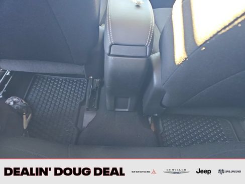 Used 2023 Jeep Renegade Latitude AWD/4WD image 26