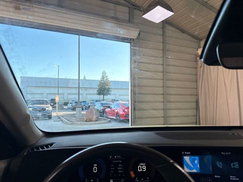 Used 2024 Hyundai Kona SEL AWD/4WD image 23