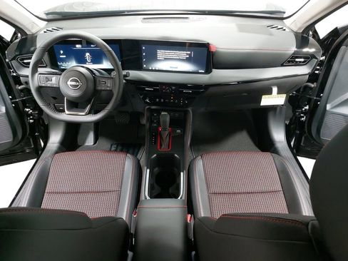 New 2026 Nissan Kicks SR w/ Cold Weather Package image 9