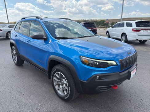 Used 2021 Jeep Cherokee Trailhawk w/ Trailer Tow Group AWD/4WD image 3