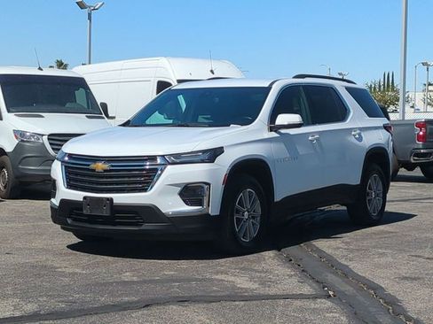 Used 2023 Chevrolet Traverse LT FWD image 4