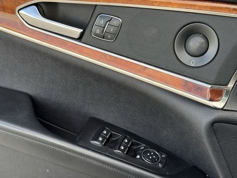 Used 2019 Lincoln Nautilus Reserve image 25