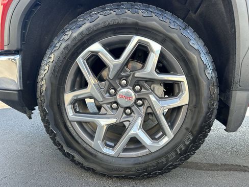 Used 2024 GMC Sierra 1500 SLT image 27