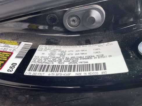 Used 2023 Toyota Tacoma TRD Off-Road image 10