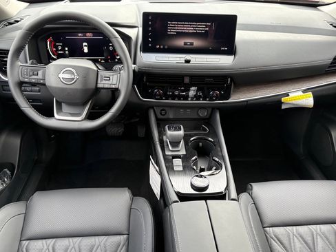 New 2026 Nissan Rogue Platinum image 11