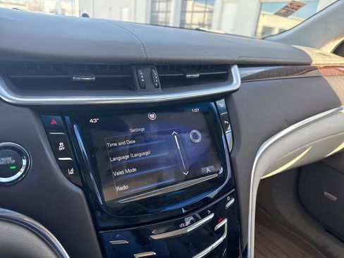 Used 2013 Cadillac XTS Platinum image 17