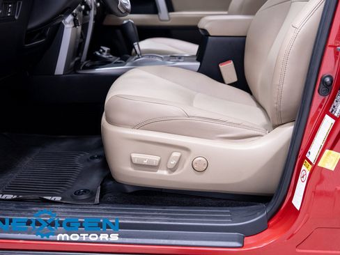 Used 2018 Toyota 4Runner SR5 Premium image 26