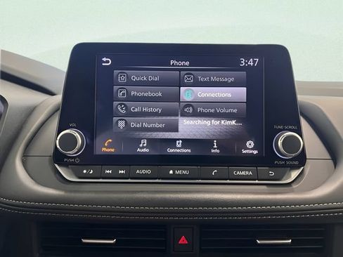Used 2025 Nissan Rogue SV AWD/4WD image 12