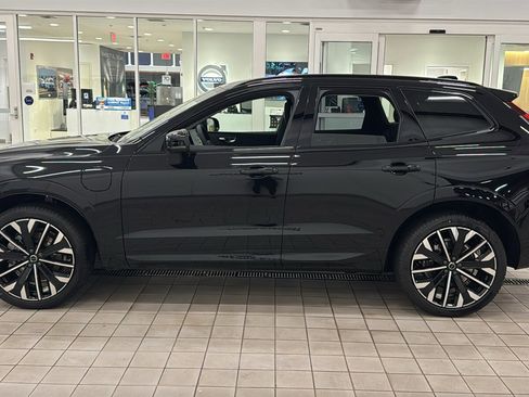 New 2026 Volvo XC60 T8 Ultra w/ Protection Package Premier AWD/4WD image 8
