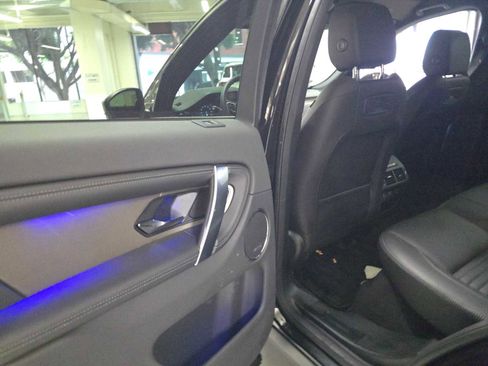 Certified 2025 Land Rover Discovery Sport Dynamic SE image 15