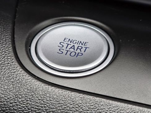 Used 2025 Hyundai Elantra SEL image 11