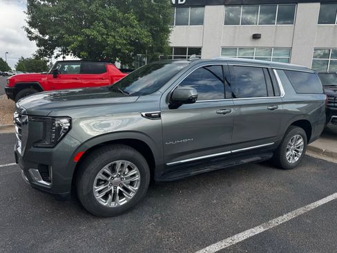 Used 2023 GMC Yukon XL SLT w/ SLT Premium Package AWD/4WD image 1