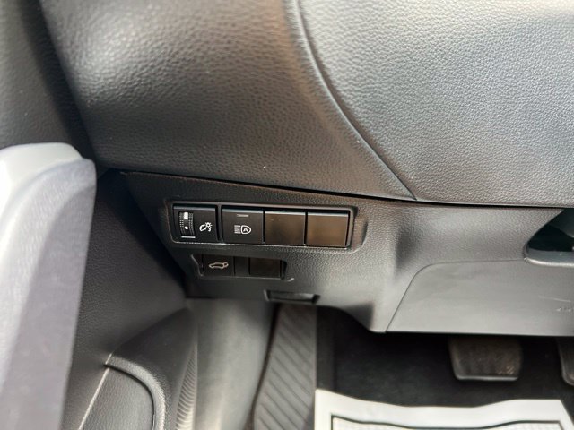 Used 2023 Toyota Corolla Cross XLE w/ Convenience Package AWD/4WD image 15