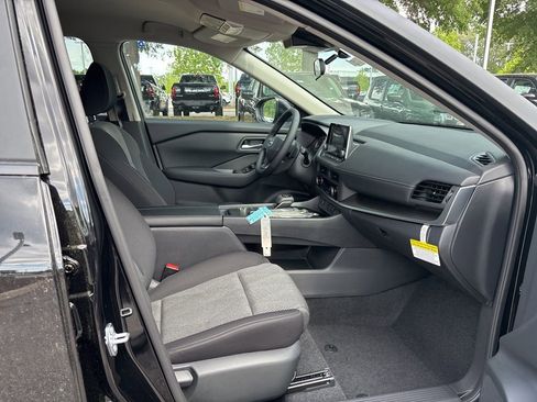 New 2026 Nissan Rogue SV FWD image 17