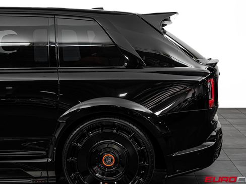 Used 2025 Rolls-Royce Cullinan Black Badge AWD/4WD image 25