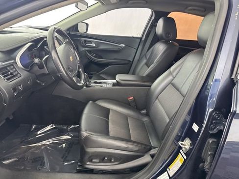 Used 2019 Chevrolet Impala LT FWD image 21