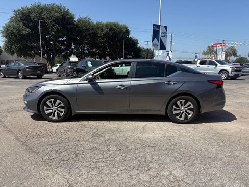 Used 2022 Nissan Altima 2.5 S FWD image 4