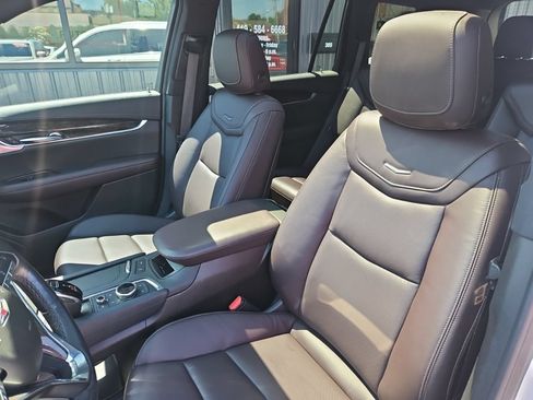 Used 2020 Cadillac XT6 Premium Luxury AWD/4WD image 13
