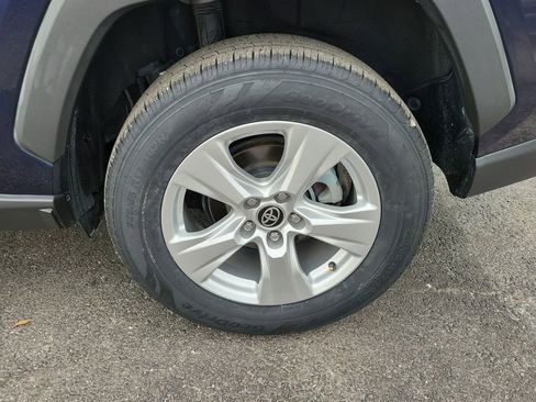 Used 2021 Toyota RAV4 XLE image 5