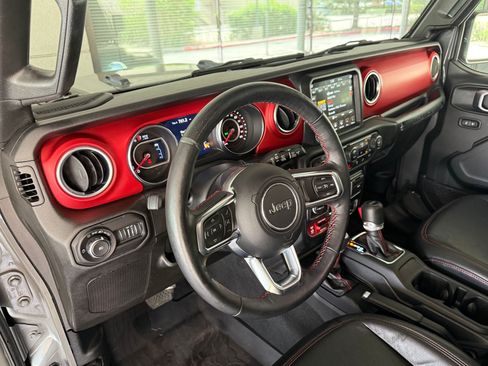 Used 2019 Jeep Wrangler Unlimited Rubicon AWD/4WD image 4