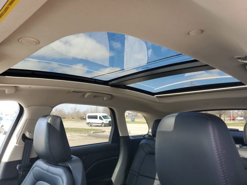 Used 2023 Lincoln Corsair Reserve w/ Equipment Group 201A image 11