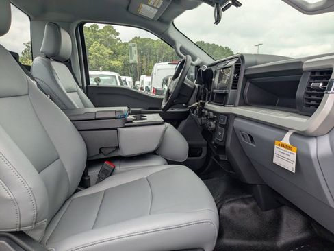 New 2025 Ford F550 4x4 Regular Cab Super Duty image 13