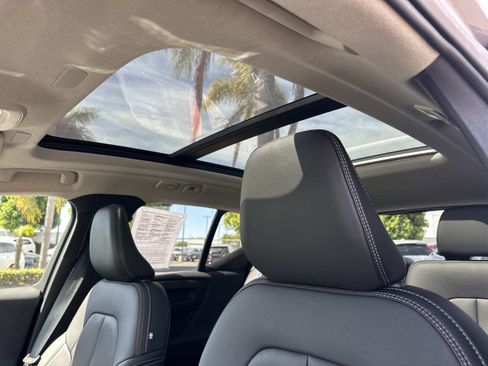 Certified 2026 Volvo XC40 B5 Ultra w/ Climate Package image 35