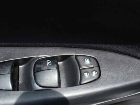 Used 2013 Nissan Sentra S FWD image 12