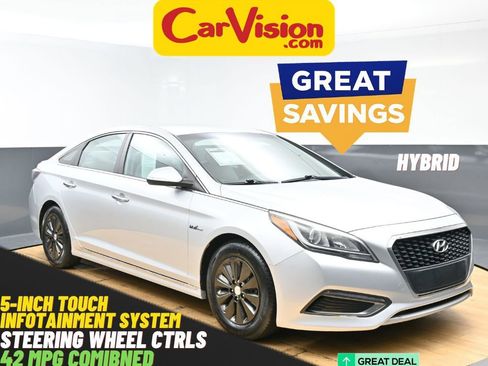 Used 2016 Hyundai Sonata SE image 1