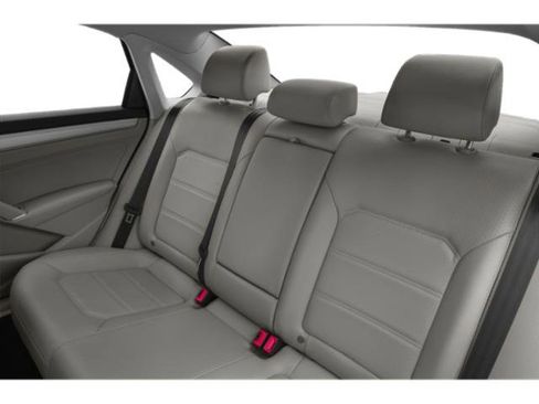 Used 2019 Volkswagen Passat 2.0T Wolfsburg image 16