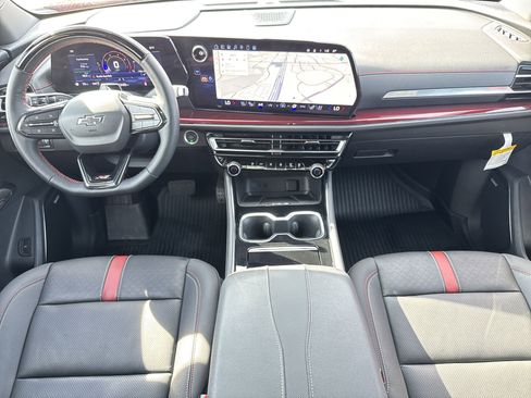 Used 2024 Chevrolet Traverse RS image 28