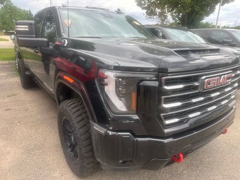 Used 2025 GMC Sierra 3500 AT4 w/ AT4 Premium Plus Package AWD/4WD image 4