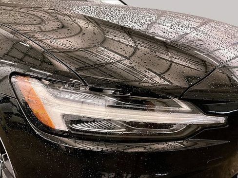 Used 2021 Volvo S60 T8 R-Design Expression w/ Premium Package AWD/4WD image 27