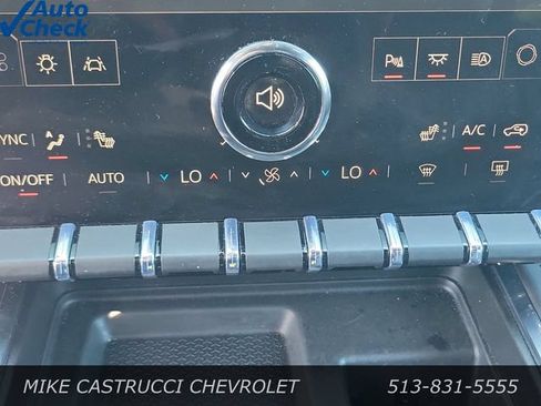 Used 2026 GMC Acadia Elevation w/ Elevation Premium Package FWD image 19