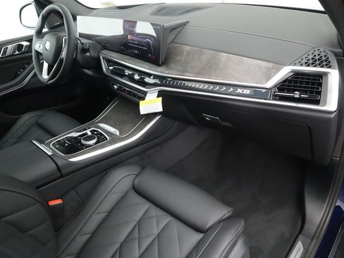 Used 2026 BMW X5 sDrive40i w/ Premium Package image 19