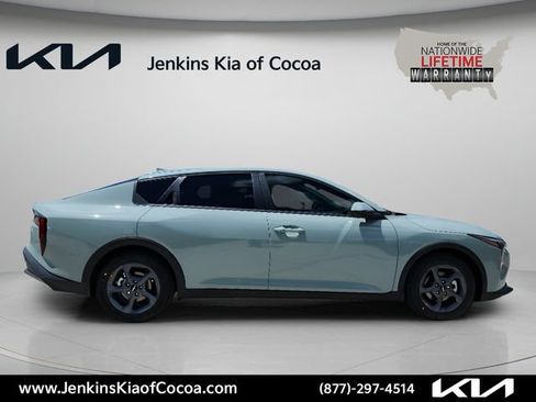 New 2026 Kia K4 FWD image 3