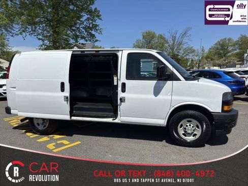 Used 2020 Chevrolet Express 3500 w/ Driver Convenience Package image 10