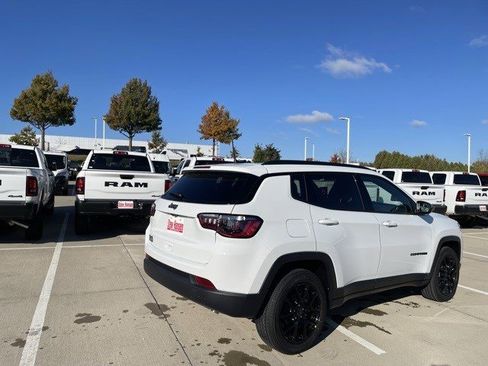New 2026 Jeep Compass Latitude image 6