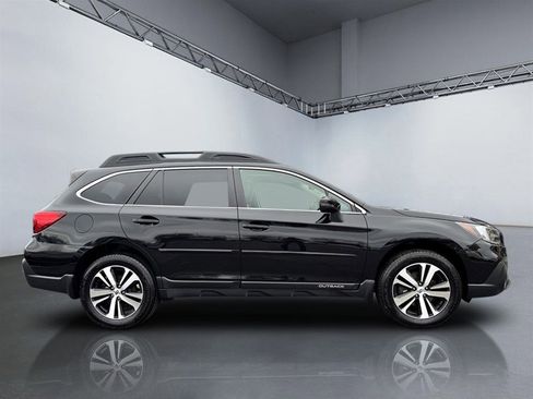 Used 2019 Subaru Outback 2.5i Limited image 3