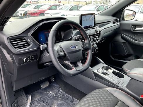 Certified 2025 Ford Escape ST-Line AWD/4WD image 13