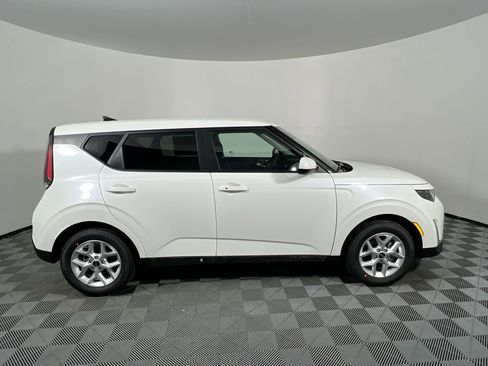 Certified 2024 Kia Soul LX w/ Option Group 015 FWD image 2