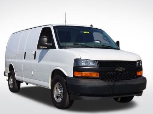 Used 2018 Chevrolet Express 2500 image 1